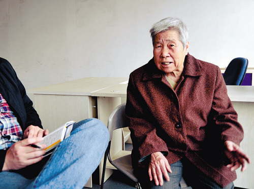 劉素貞欲為養(yǎng)子尋生母 劉素貞欲為養(yǎng)子尋生母