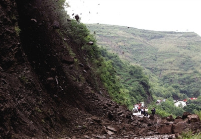 �����������h��ͨ�������l(xi��ng)�Ĺ�·ˮ�͎r�ضγ��F(xi��n)��������·���������(d��o)��ͨ���؞�(z��i)�^(q��)�ĵ�·�������¾���ӛ�� ���F�� �z