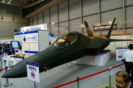 日本新一代先進技術(shù)驗證機“心神”全尺寸模型 日本新一代先進技術(shù)驗證機“心神”全尺寸模型