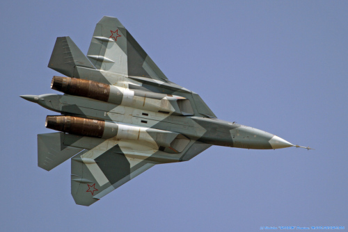 資料圖:俄羅斯T-50戰(zhàn)斗機(jī) 資料圖:俄羅斯T-50戰(zhàn)斗機(jī)