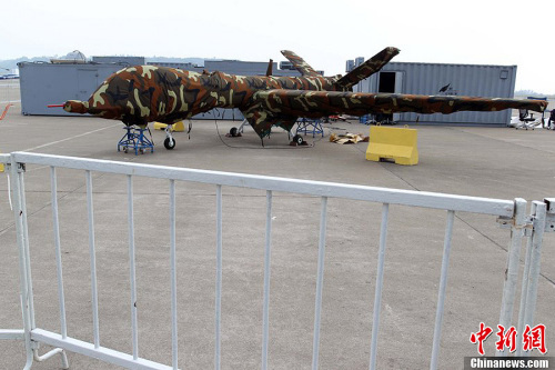 ����ǰ�Ɍ��麣��չ��չ��ģ�͵������o�˙C���ڽ��꺽չ���Ԍ��չ��11��8����ԓ�C�ѽ�(j��ng)�M�b�ꮅͣ����չƺ�ϡ�ԓ��o�˙C���к����I(y��)���³ɶ��w�C�O(sh��)Ӌ�о���������ԓ�C�b��һ�_100�R�������l(f��)�әC���߂�ȫ����ƽ݆ʽ�𽵺��w��������������w�����_1100����������m(x��)���r�g��20��С�r���ɔy�����N�ɲ졢��������/�y������ӌ����O(sh��)�估С�Ϳյش���������Ɉ�(zh��)�бO(ji��n)ҕ���ɲ鼰���ع����΄�(w��)���΄�(w��)��Ҳ�����ھS��(w��n)�����֡�߅��Ѳ߉����犷� �z �DƬ��Դ��CFPҕ�X�Ї� 