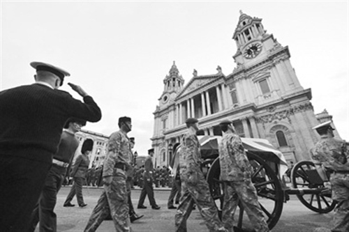 ��D��15�գ���Ӣ���׶��������ʼ��T���ڱ���o(h��)�͡��`�ѡ����_(d��)ʥ���_����������A��l(f��)