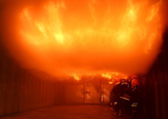 合肥消防開(kāi)展煙火特性實(shí)訓(xùn)