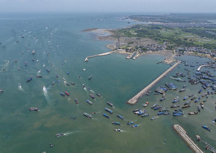 海南萬(wàn)艘漁船出港“耕?！?>
     <p>海南萬(wàn)艘漁船出港“耕?！?/p>
</a><a href=