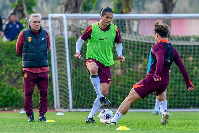 中國國家男子足球隊(duì)在?？诩?xùn)