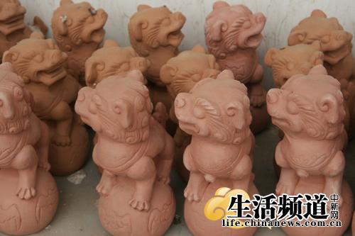 �๾���ǿ��h���g������С��ߵ��׷Q����������촵����ͬ��������������طQ֮�顰���������D����Ʒ���๾����