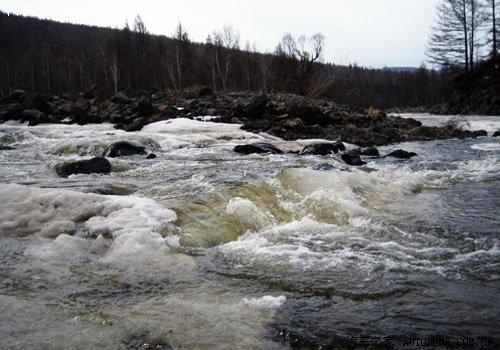 ���D���{��֮����ɽ 4����������SUV ��܇֮��