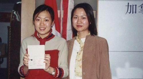 網(wǎng)絡(luò)流傳的潘陽(左)整容前的照片