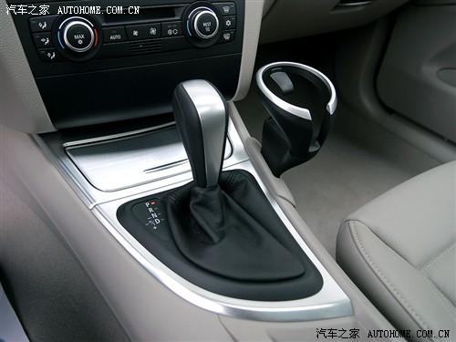 ��܇(ch��)֮�� �M(j��n)�ڌ��R ���R1ϵ 08�� 130i �Ԅ�(d��ng)��