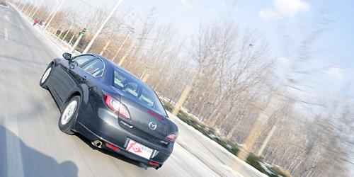 動(dòng)力足夠/油耗經(jīng)濟(jì) 深度測(cè)試馬自達(dá)睿翼