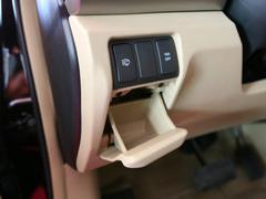 �ڰ˴����w 