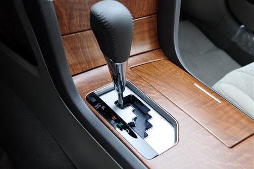 中型車銷量王PK 2010款雅閣對比凱美瑞