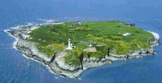 Ӣ�����w�ۺ��ߏ�ռС�u�ο͵Ǎu�Ó��(�D)