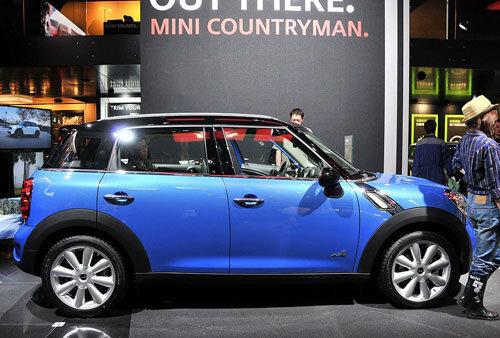 ��;�J/�ª{���I(l��ng)� ������܇(ch��)չʮ��SUV