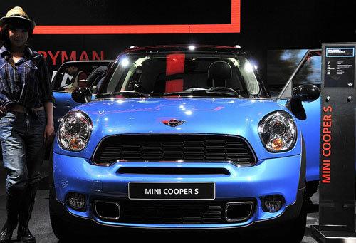 ��;�J/�ª{���I(l��ng)� ������܇(ch��)չʮ��SUV