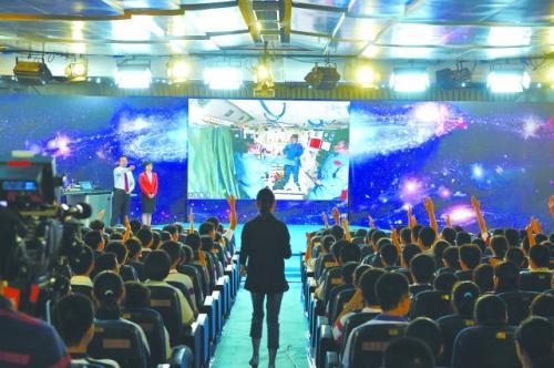 20�����������Ї������W�����ЌW̫�����n�����n�����W�����e������T����ƽ�ᆖ��