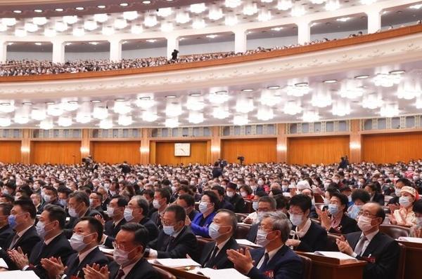 “兩高”報告點(diǎn)名腐敗分子：雖遠(yuǎn)必懲，法網(wǎng)就是天網(wǎng)