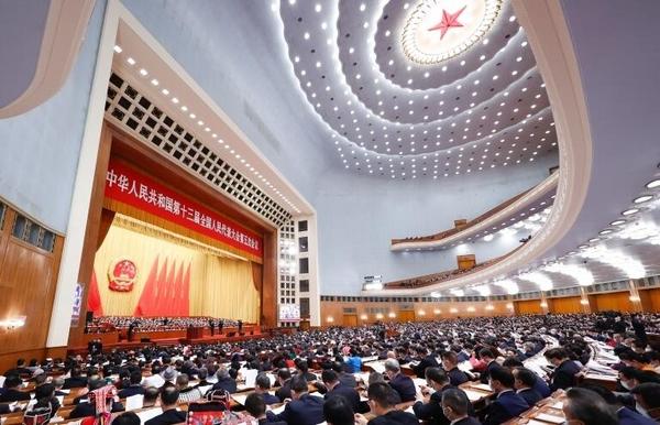 “兩高”報告談懲治網(wǎng)絡(luò)犯罪：規(guī)范直播帶貨，從嚴(yán)追訴誹謗