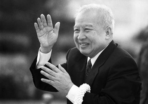 追憶柬埔寨太皇西哈努克:天下誰人不識(shí)君(圖)