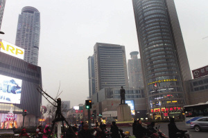 政協(xié)委員暗訪南京空氣質(zhì)量嘆息城市臟太可惜