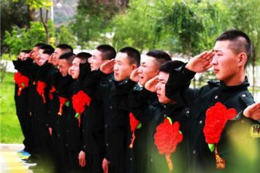 離開(kāi)部隊(duì)的前夕，他們這樣說(shuō)……